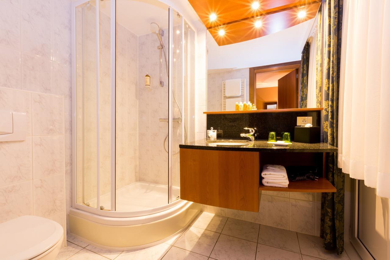 דה פאן Hotel Royal מראה חיצוני תמונה
